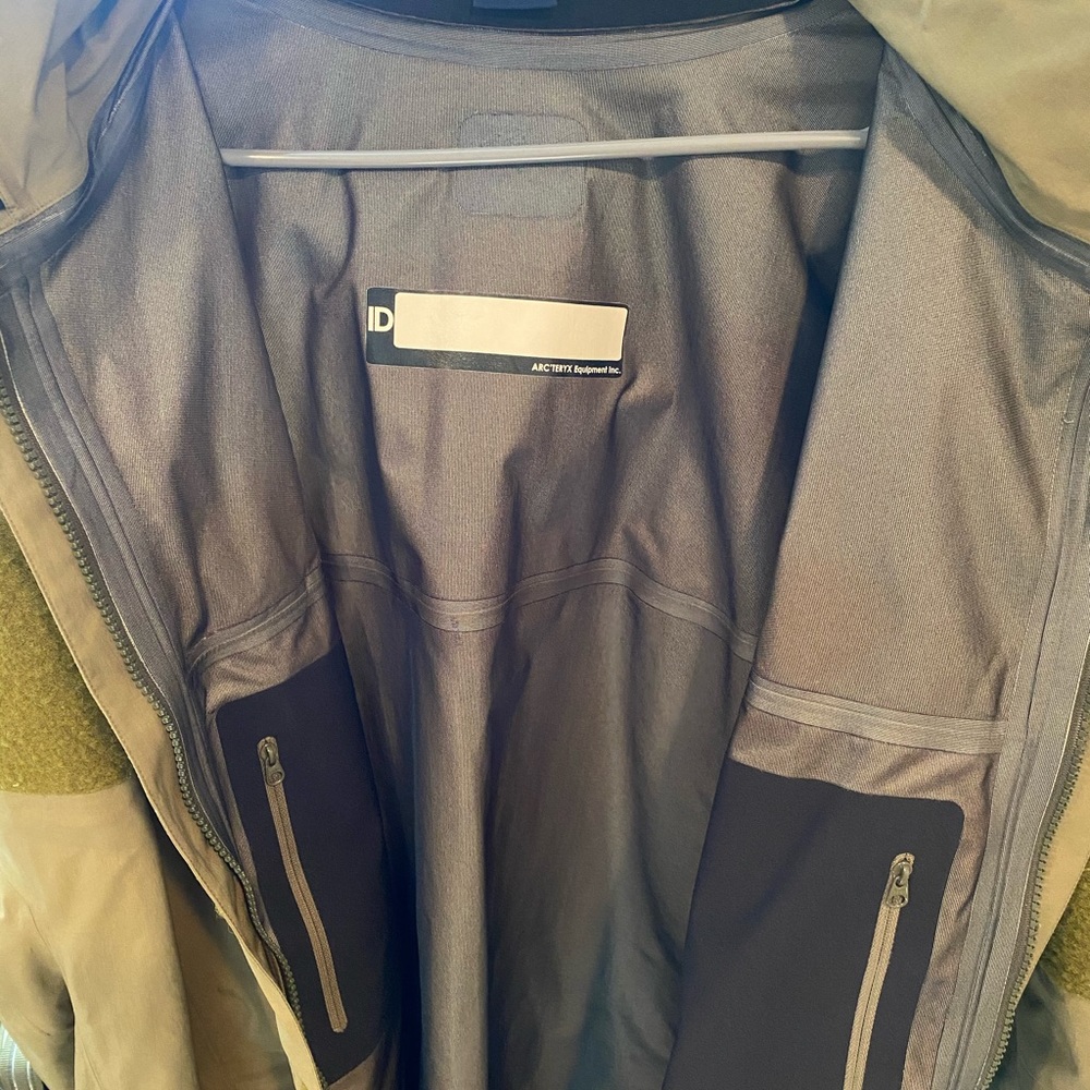*SOLD* Arcteryx Gen1 Alpha LEAF Jacket - Picture 5 of 5